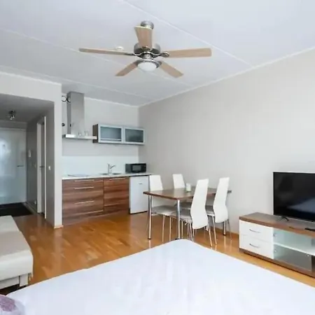 Charming Flat Next To Old Town And Harbor شقة