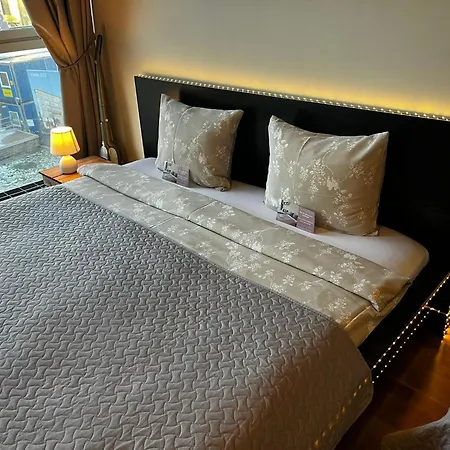 Charming Flat Next To Old Town And Harbor شقة *