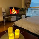 Charming Flat Next To Old Town And Harbor Διαμέρισμα Ταλίν